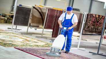 چگونه خدمات قالیشویی می تواند عمر فرش شما را افزایش دهد؟